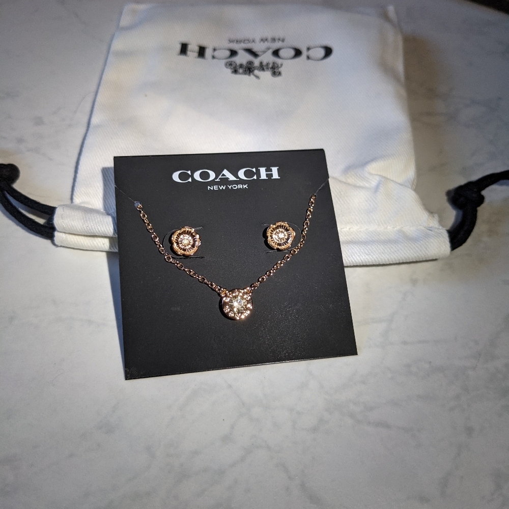 Coach Circle Necklace And Tea Rose Stud Earrings Set